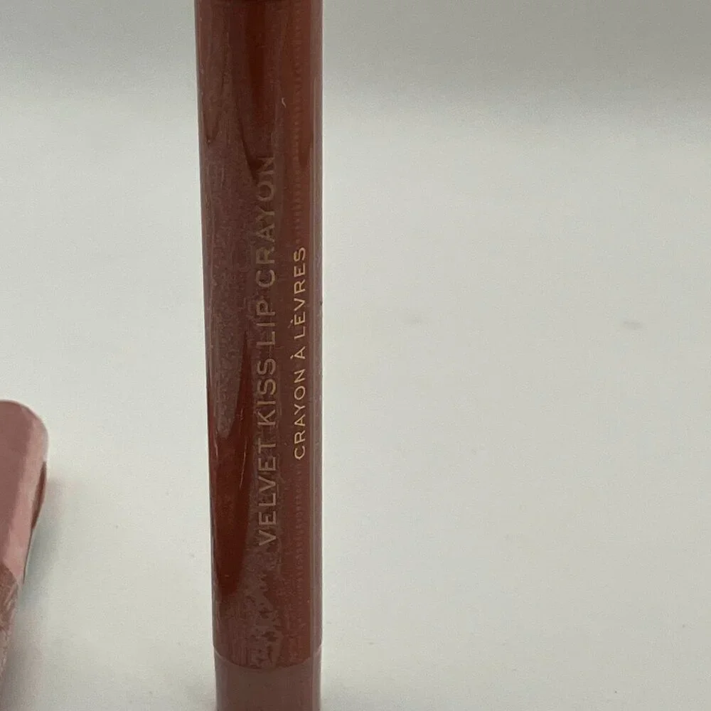 Makeup Revolution Velvet Kiss Lip Crayon Cutie SO50A Pack Of 3 Pcs